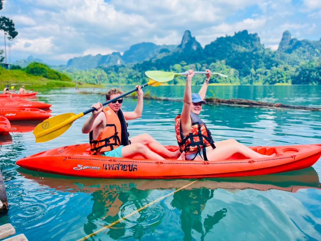 Two people kayaking at the Cheow lan Lake.
